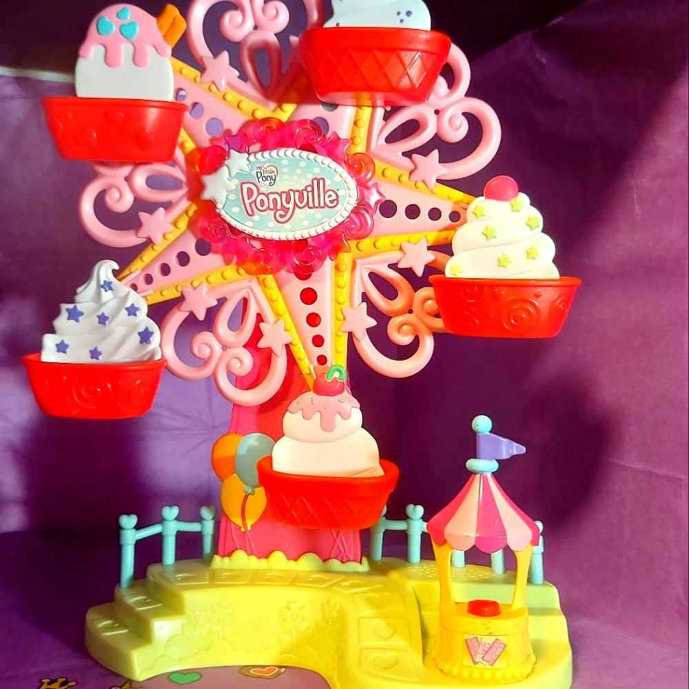 Ponyville Ferris Wheel